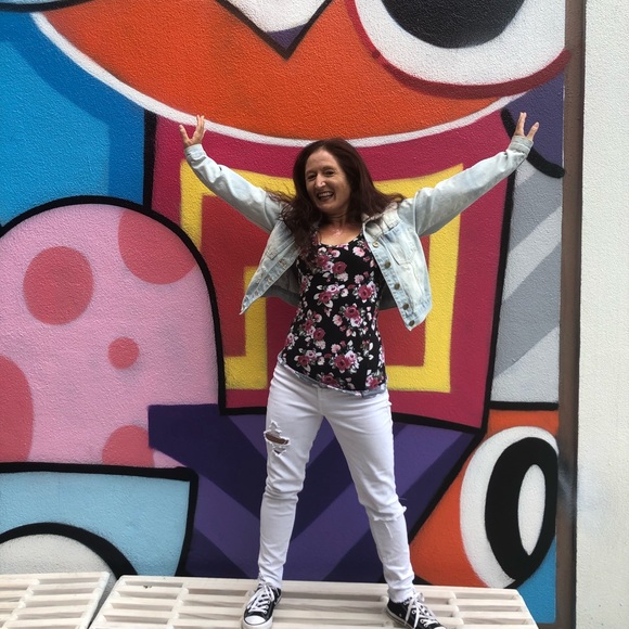 Meet your Posher, Aimee - Picture 2 of 4